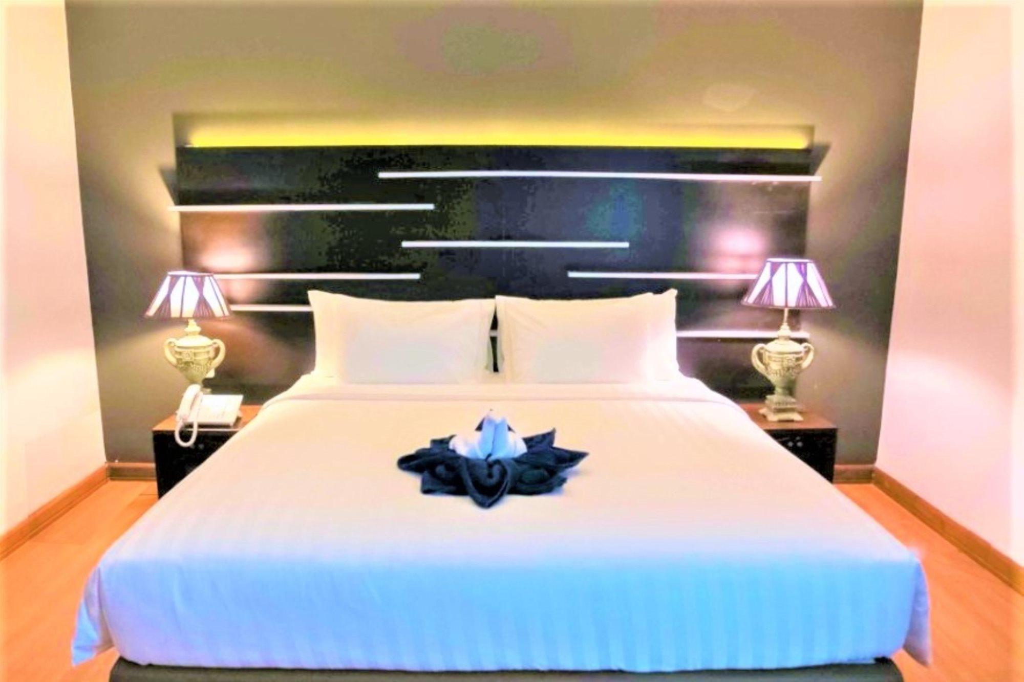 Madina Inn Yogyakarta Extérieur photo
